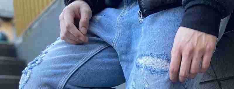 mannen-jeans-met-scheuren